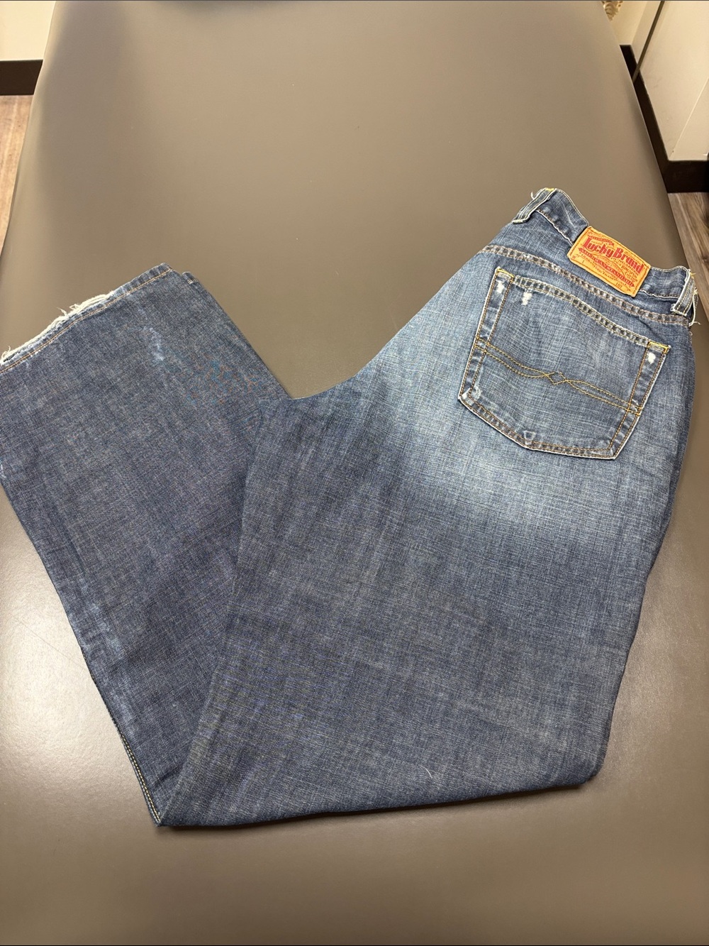 Vintage Lucky Brand Men's Medium Blue Bootcut Jeans Size 34